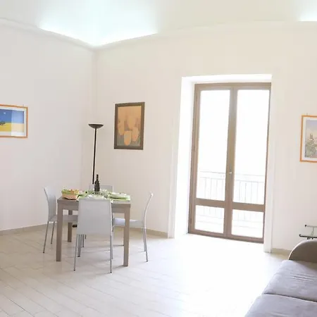 Hébergement de vacances Dimora In Piazza 84